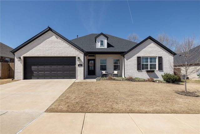 1575 N Pershing Street, Fayetteville, AR 72704