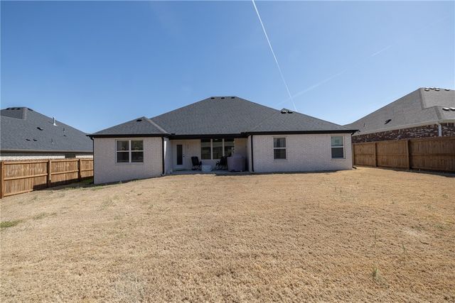 1575 N Pershing Street, Fayetteville, AR 72704