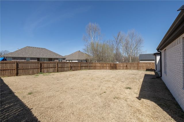 1575 N Pershing Street, Fayetteville, AR 72704