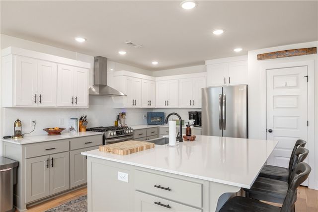 1575 N Pershing Street, Fayetteville, AR 72704