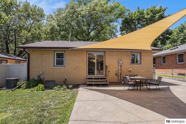 2344 S 61st Street, Lincoln, NE 68506