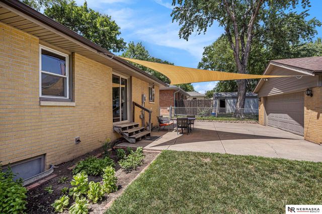 2344 S 61st Street, Lincoln, NE 68506