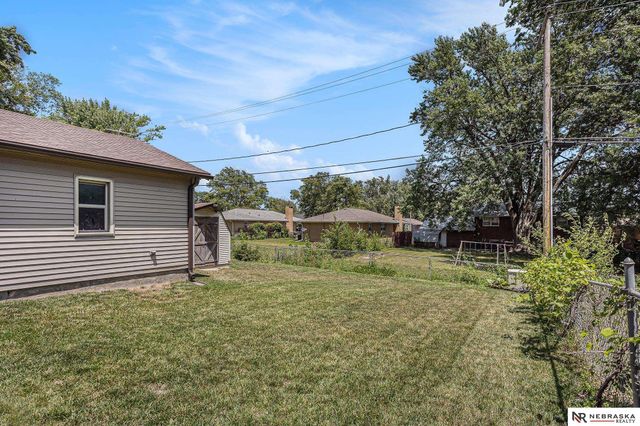 2344 S 61st Street, Lincoln, NE 68506