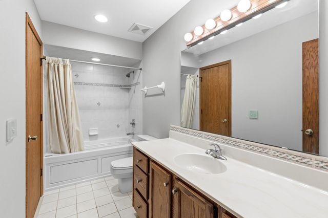 3001 Payne Avenue, Little Canada, MN 55117
