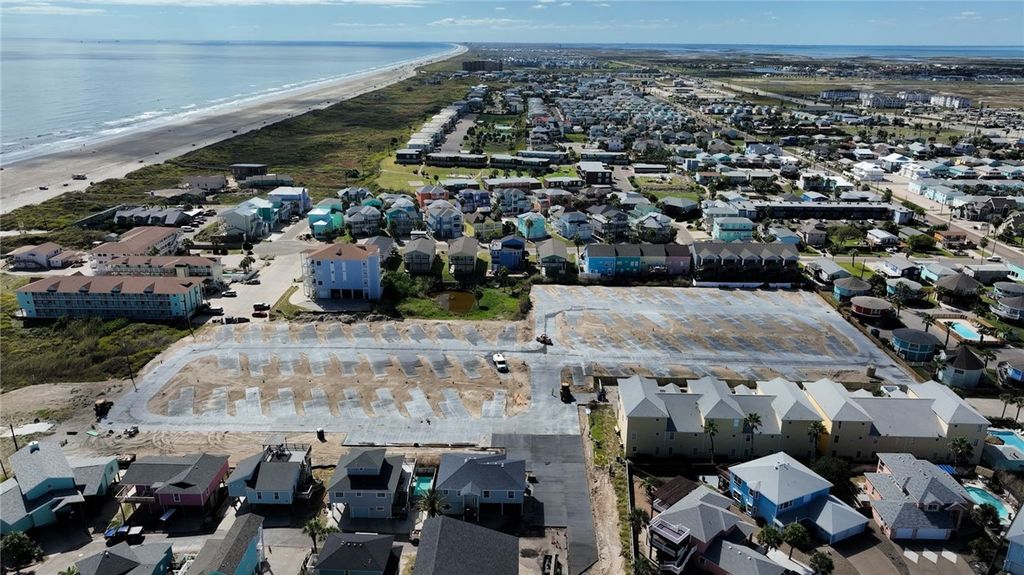 770 Sandcastle Dr 21, Port Aransas, TX 78373 — exterior