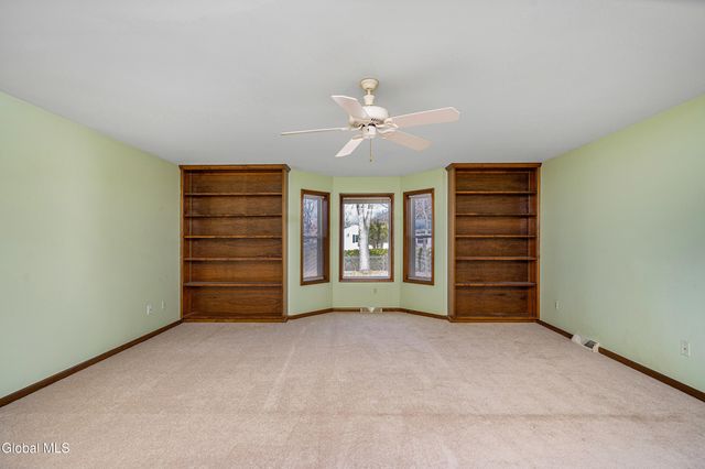 36 Bloomingdale Avenue, East Greenbush, NY 12061