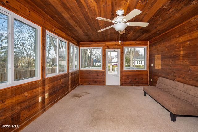 36 Bloomingdale Avenue, East Greenbush, NY 12061