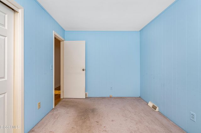 36 Bloomingdale Avenue, East Greenbush, NY 12061