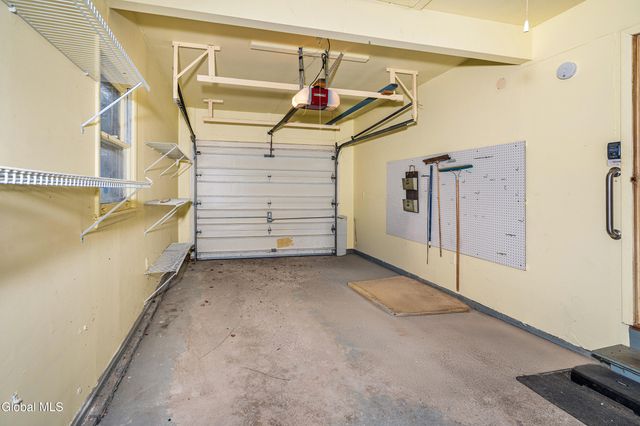 36 Bloomingdale Avenue, East Greenbush, NY 12061