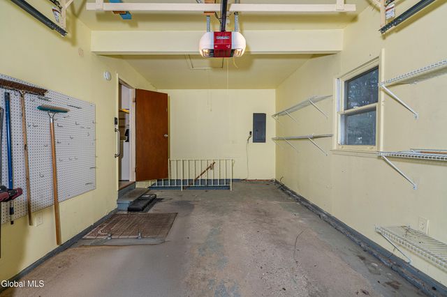 36 Bloomingdale Avenue, East Greenbush, NY 12061