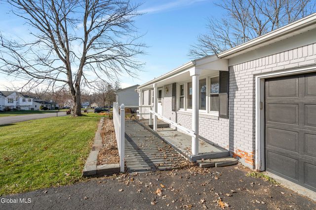 36 Bloomingdale Avenue, East Greenbush, NY 12061