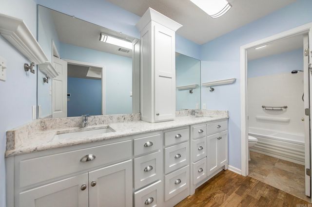 5085 Willow Glen Circle, Sherwood, AR 72120