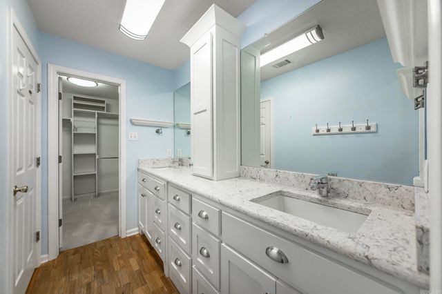 5085 Willow Glen Circle, Sherwood, AR 72120