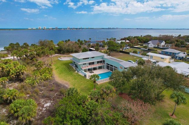 3712 E Mockingbird Hill, Jensen Beach, FL 34957