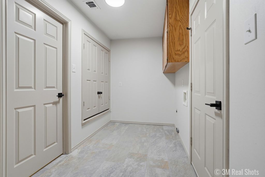 Image 18 of property listing at 5854 Hickorywood Drive, San Angelo, TX 76904