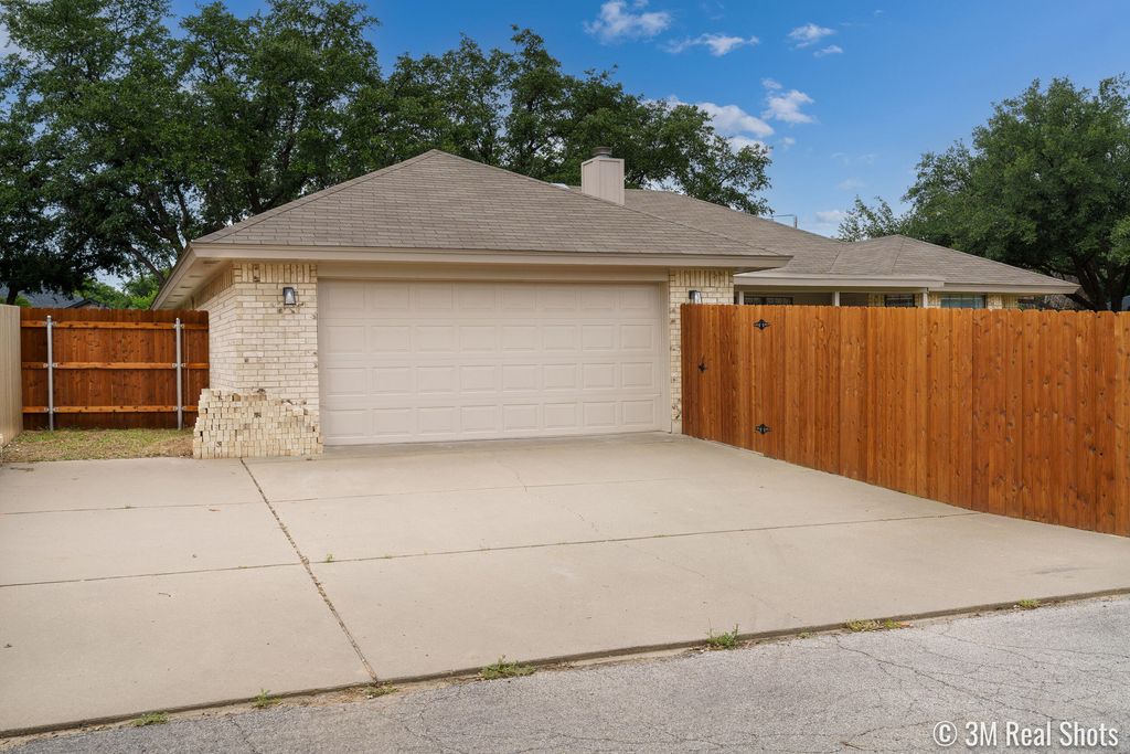 Image 21 of property listing at 5854 Hickorywood Drive, San Angelo, TX 76904