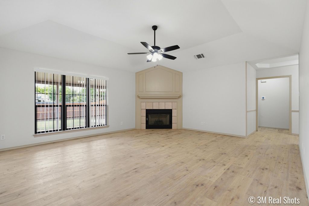 Image 4 of property listing at 5854 Hickorywood Drive, San Angelo, TX 76904