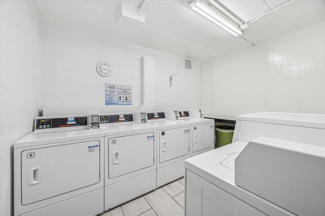 1041 N MILL Street 307, Naperville, IL 60563