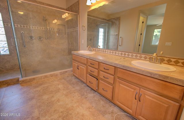 193 W LEATHERWOOD Avenue, San Tan Valley, AZ 85140