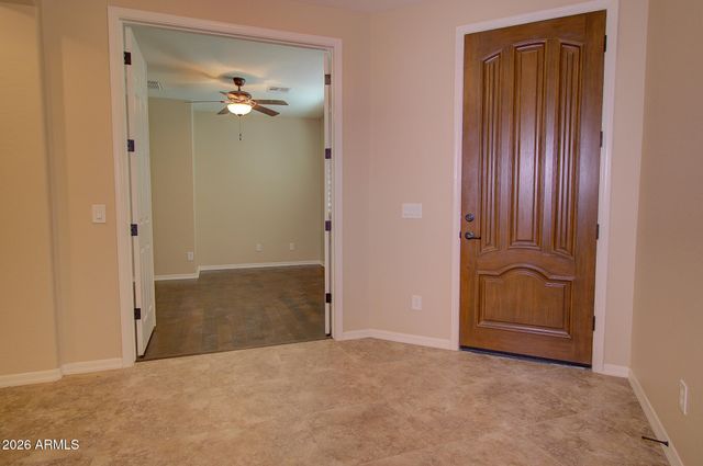 193 W LEATHERWOOD Avenue, San Tan Valley, AZ 85140