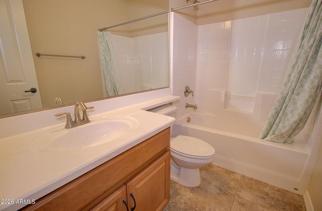 193 W LEATHERWOOD Avenue, San Tan Valley, AZ 85140