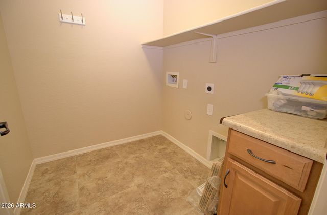 193 W LEATHERWOOD Avenue, San Tan Valley, AZ 85140