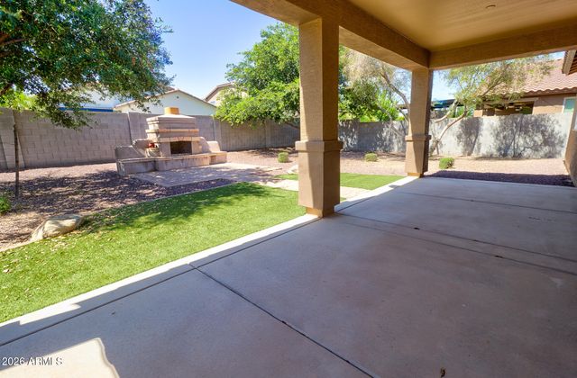193 W LEATHERWOOD Avenue, San Tan Valley, AZ 85140