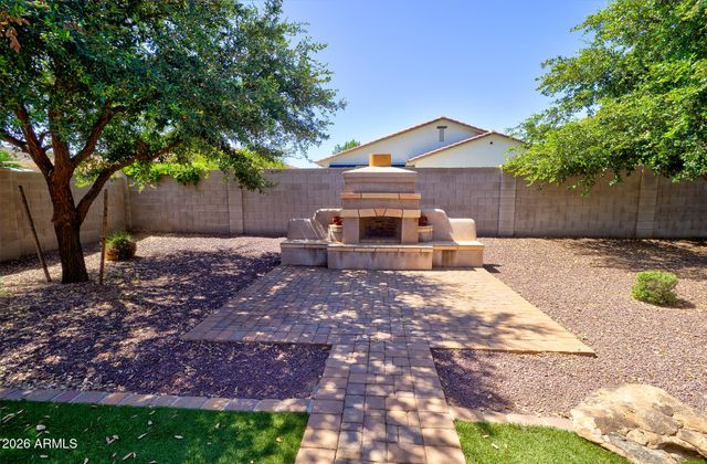 193 W LEATHERWOOD Avenue, San Tan Valley, AZ 85140