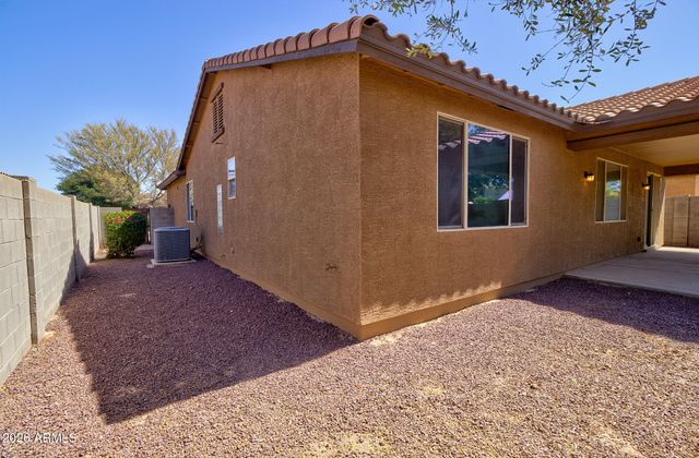193 W LEATHERWOOD Avenue, San Tan Valley, AZ 85140