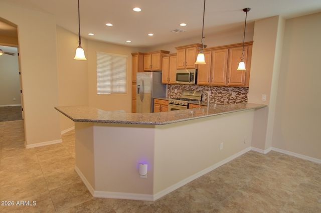 193 W LEATHERWOOD Avenue, San Tan Valley, AZ 85140