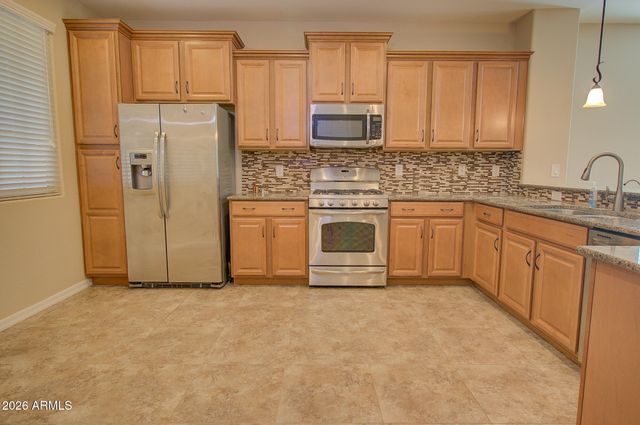 193 W LEATHERWOOD Avenue, San Tan Valley, AZ 85140