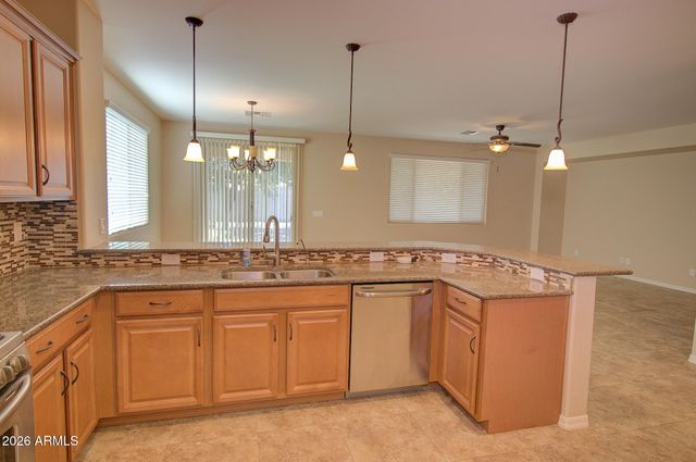 193 W LEATHERWOOD Avenue, San Tan Valley, AZ 85140