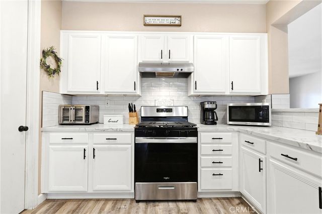 13150 La Jolla, Hesperia, CA 92344