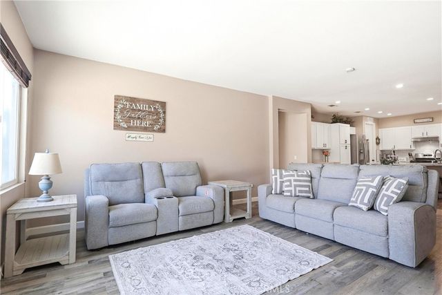 13150 La Jolla, Hesperia, CA 92344