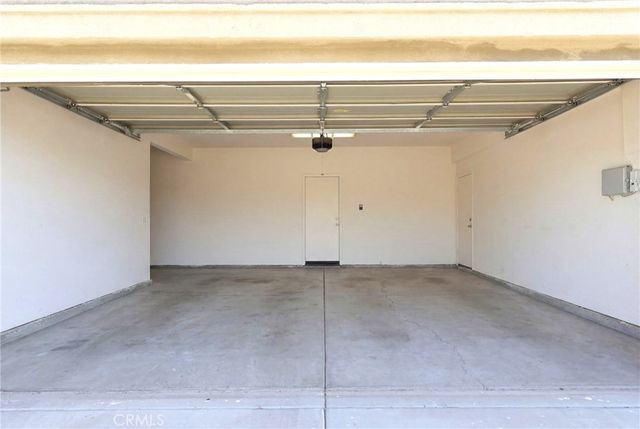 13150 La Jolla, Hesperia, CA 92344