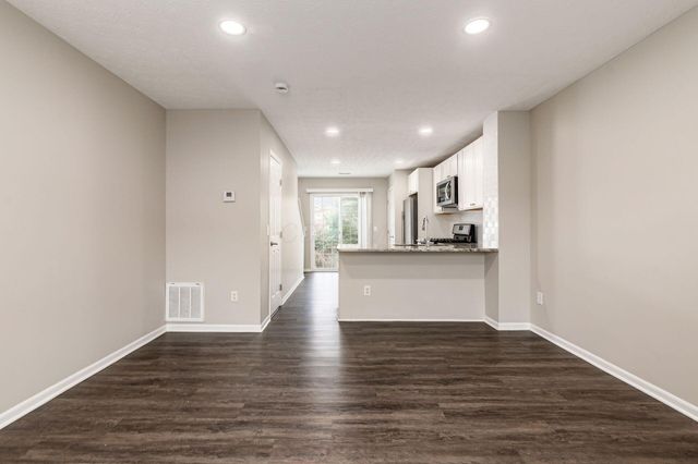 6018 Brice Park Drive, 17C, Canal Winchester, OH 43110