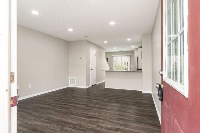 6018 Brice Park Drive, 17C, Canal Winchester, OH 43110