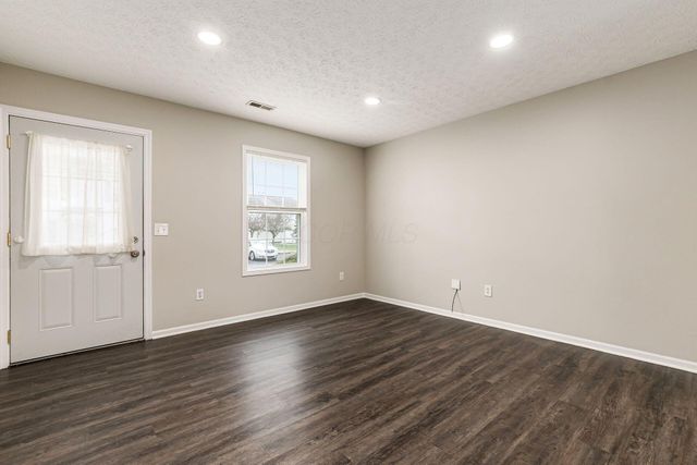 6018 Brice Park Drive, 17C, Canal Winchester, OH 43110