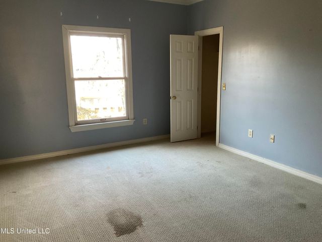 6 Moss Forest Place, Jackson, MS 39211