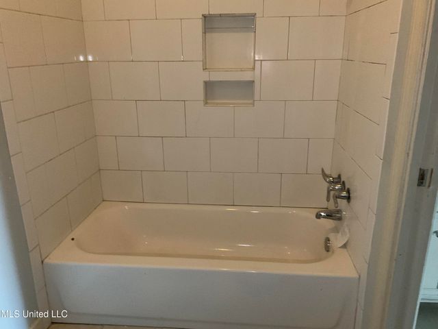 6 Moss Forest Place, Jackson, MS 39211