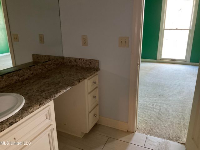 6 Moss Forest Place, Jackson, MS 39211