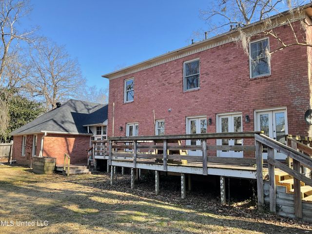 6 Moss Forest Place, Jackson, MS 39211