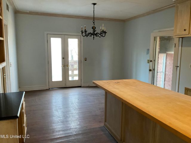 6 Moss Forest Place, Jackson, MS 39211