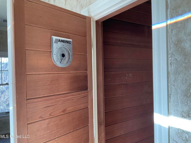 6 Moss Forest Place, Jackson, MS 39211