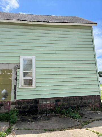 409 N 3rd Avenue, Marshalltown, IA 50158