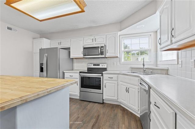 16414 Hight Avenue, Belton, MO 64012