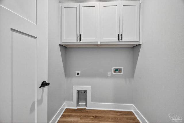 3011 N 15th Ave, Milton, FL 32583