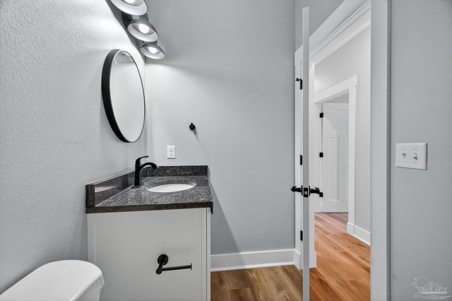 3011 N 15th Ave, Milton, FL 32583