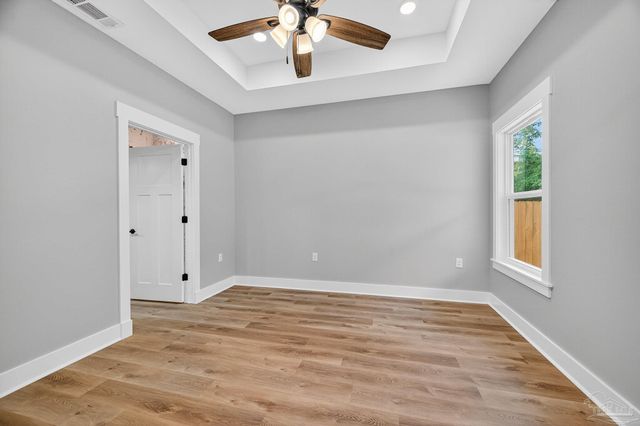 3011 N 15th Ave, Milton, FL 32583