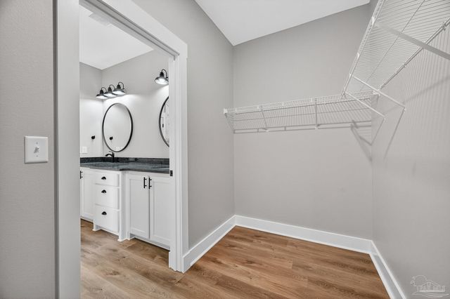 3011 N 15th Ave, Milton, FL 32583